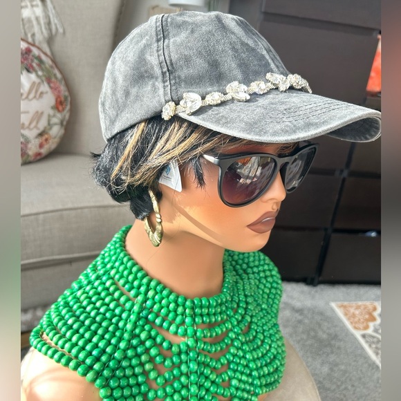 ✨NEW Gray Cap with Rhinestone Detail - Picture 4 of 9